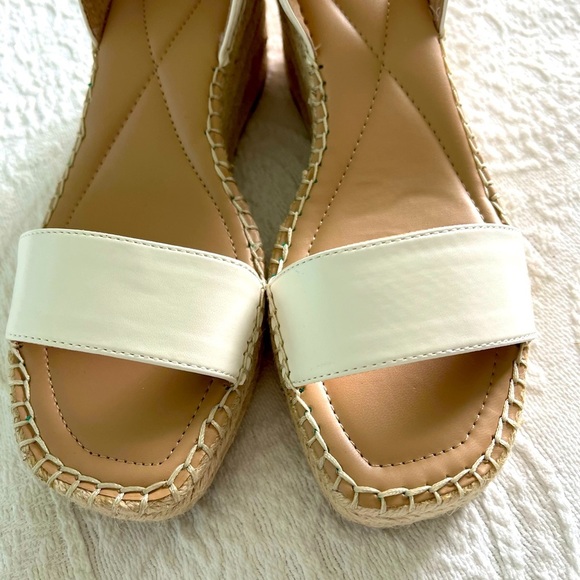 Alfani Women’s Cohjo Padded Insole White Wedge Sandals, Size 91/2 M. NEW - Picture 4 of 14